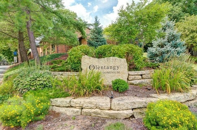 Building Photo - 652 Olde Towne Ave