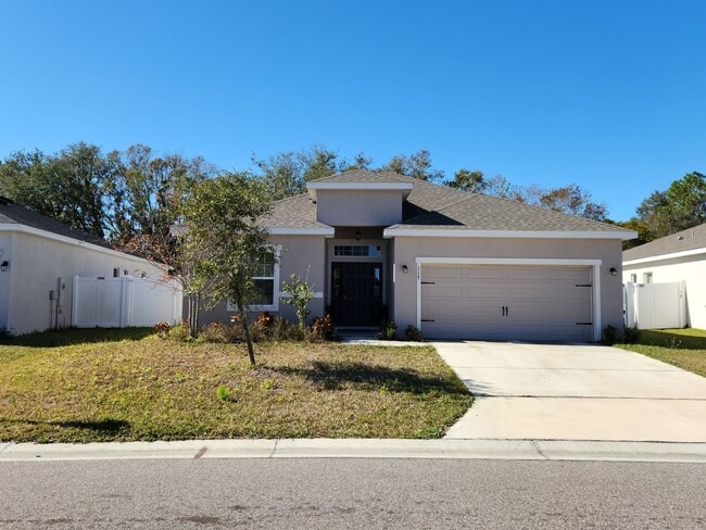 Building Photo - Beautiful Pool Home in Mulberry