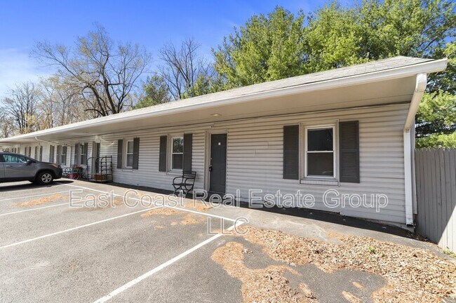 Foto del edificio - 13628 Pennsylvania Ave
