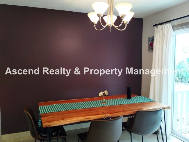 Foto del edificio - Ideal Hillsboro Location 2 Level Home with...