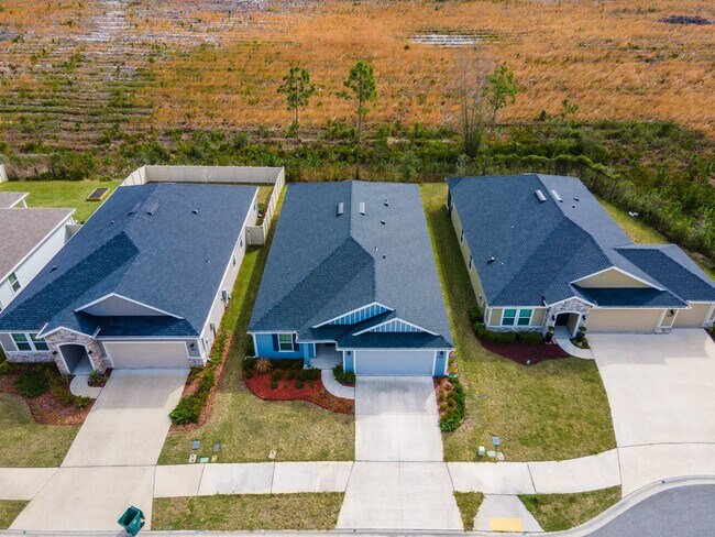 Building Photo - Welcome to Williamstown