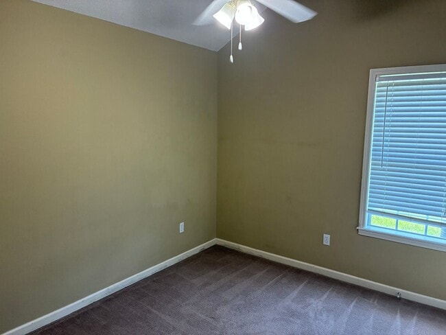 Building Photo - 112 Eagle Pt Lp