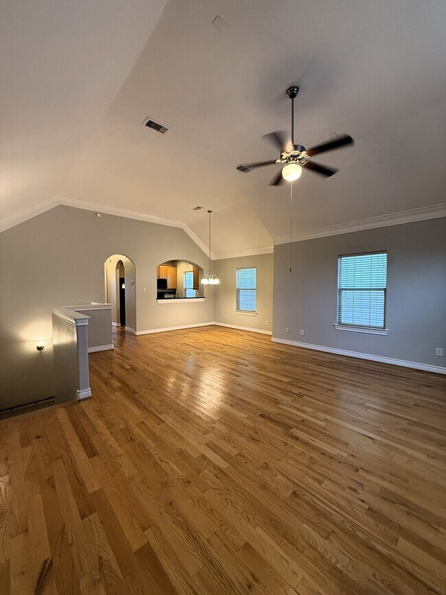 Building Photo - 2939 Clinton Dr