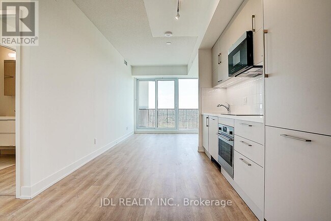Building Photo - 56-1456 Andre de Grasse St