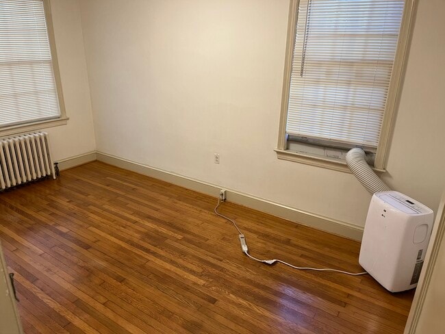 Bedroom - 4836 Reservoir Rd NW