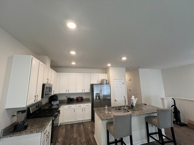 Building Photo - 4181 Chelsea Mnr Cir