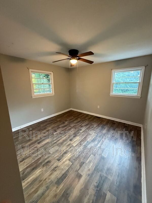 Building Photo - 1105 Carnation Ln