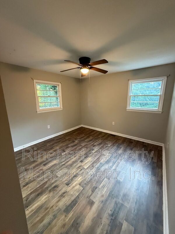 Foto del edificio - 1105 Carnation Ln