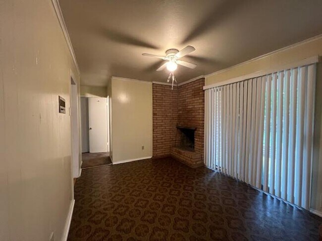 Building Photo - 1330 La Porte Dr