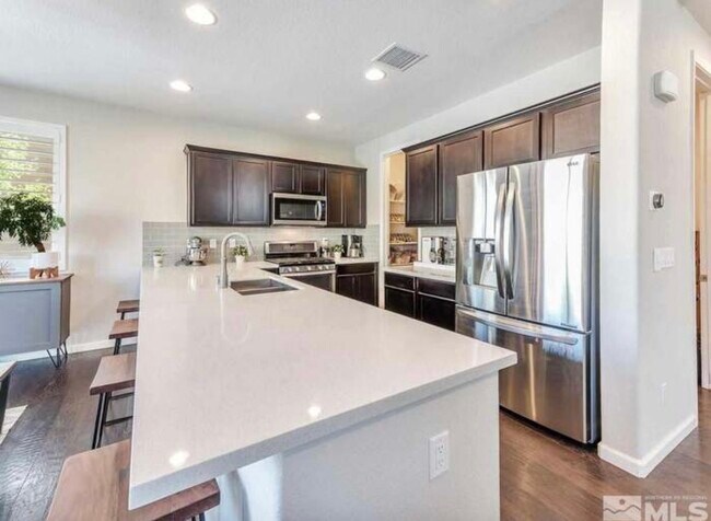 Foto del edificio - 2725 Bonfire Ln