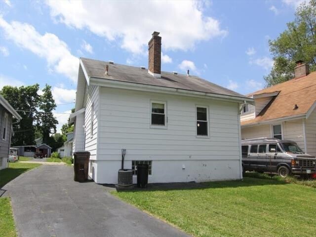 Building Photo - 1818 Sundale Ave