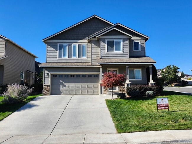 Building Photo - 1/2 off First Month's Rent- South Richland Location, 3 bed, 2.5 ba + Bonus Room