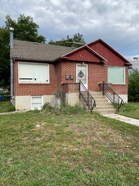Primary Photo - 185 Crockett Ave