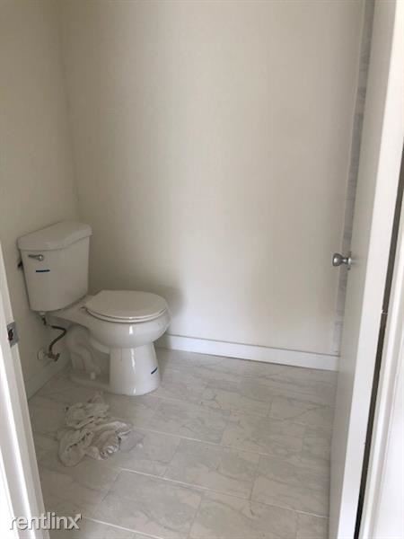 Building Photo - 1 br, 1 bath Condo - 5720 Rock Island Rd