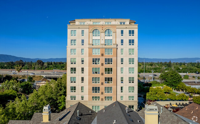 Building Photo - Skyline at Tamien Station Apartments