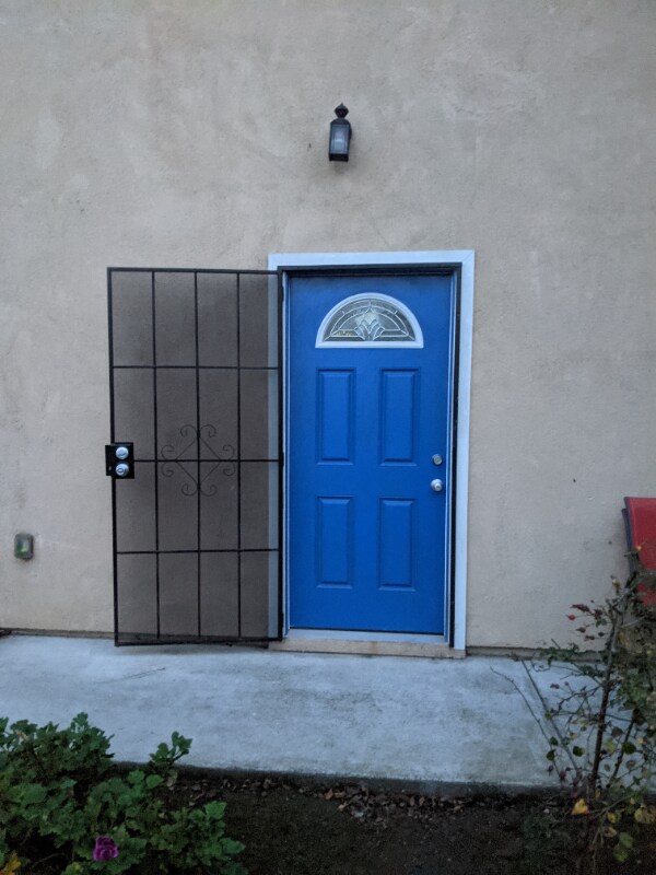 Building Photo - 5819 Bayview Ave