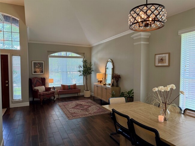 Building Photo - 20914 Medallion Pointe Dr