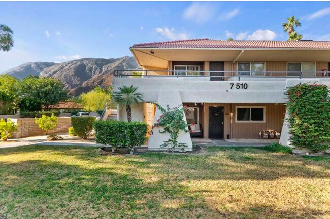 Exterior - 510 N Villa Ct