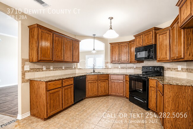 Foto del edificio - 3710 Dewitt County Ct