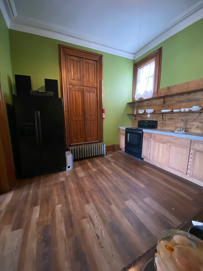 Foto del edificio - 223 E Main St