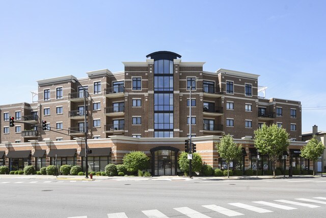 Primary Photo - 5588 N Lincoln Ave