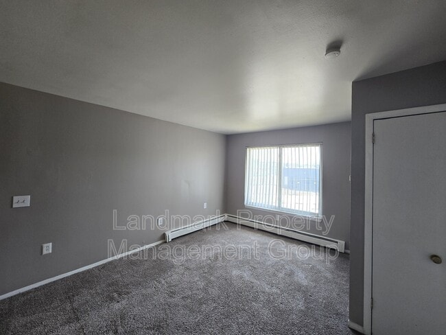 Building Photo - 15811 Harper Ave