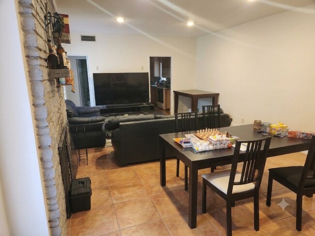Foto del edificio - 1439 Miller Rd