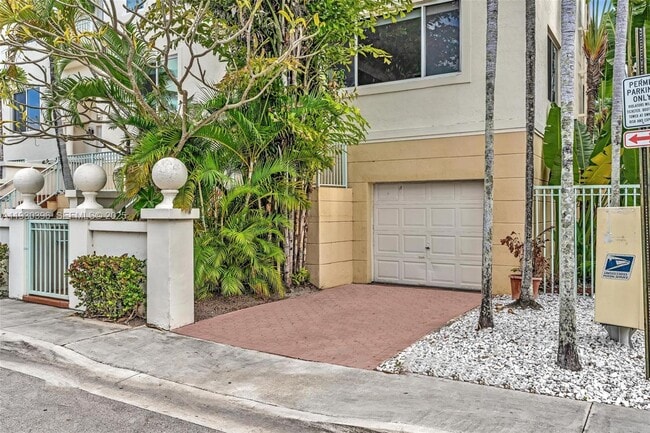 Foto del edificio - 10065 Bay Harbor Terrace