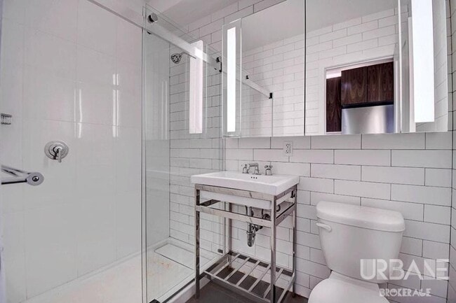 Building Photo - 4 bedroom in New York NY 10003