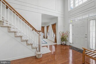 Building Photo - 9 Woodmere Rd