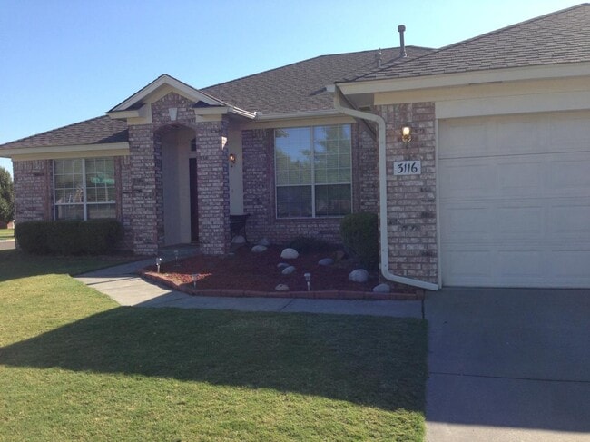 Building Photo - 3116 Buckingham Pl