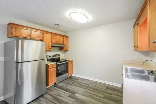 Foto del edificio - 3404 Nance Blvd