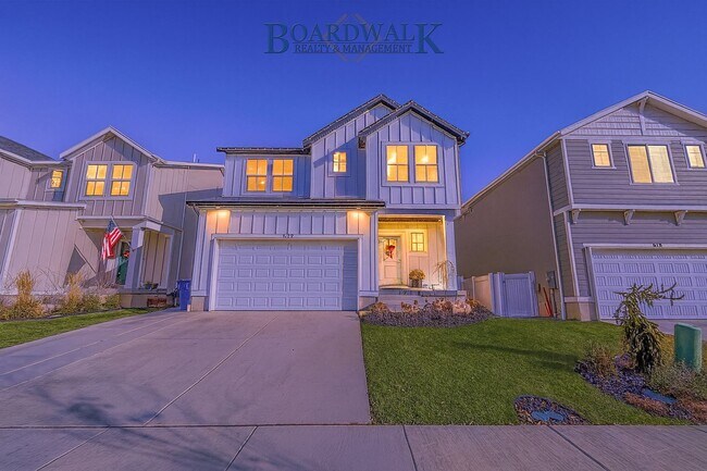 Foto del edificio - Modern 3-Bed Home with Yard & Amenities