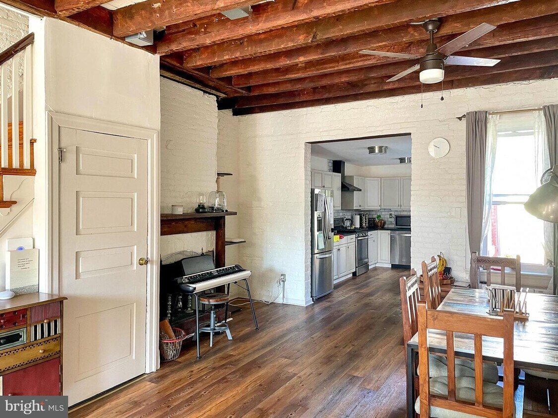 Foto principal - 940 N 4TH St