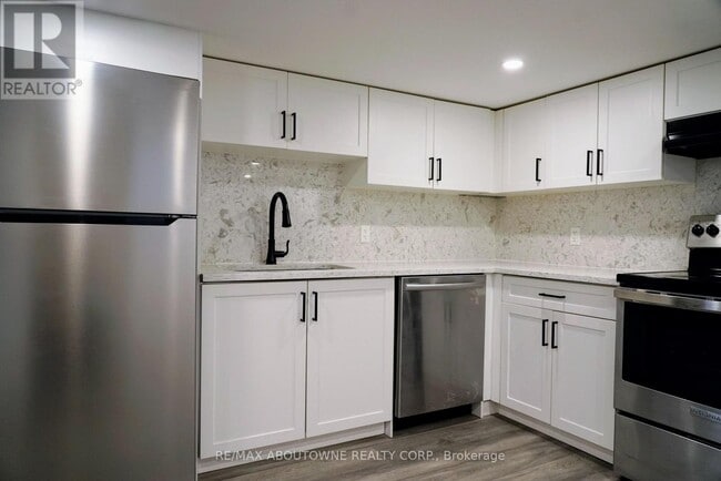 Photo du bâtiment - 93 E 31st St