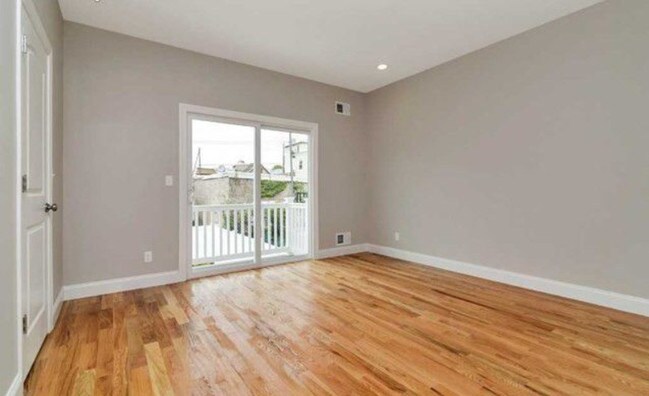 Master Bedroom - 338 Cleveland Ave