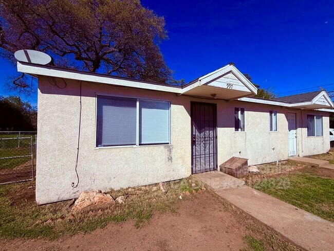 Foto del edificio - 997 Harlan Ave