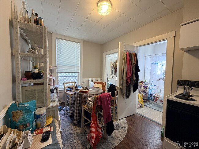 Foto del edificio - 8A Forest St. Unit 1L