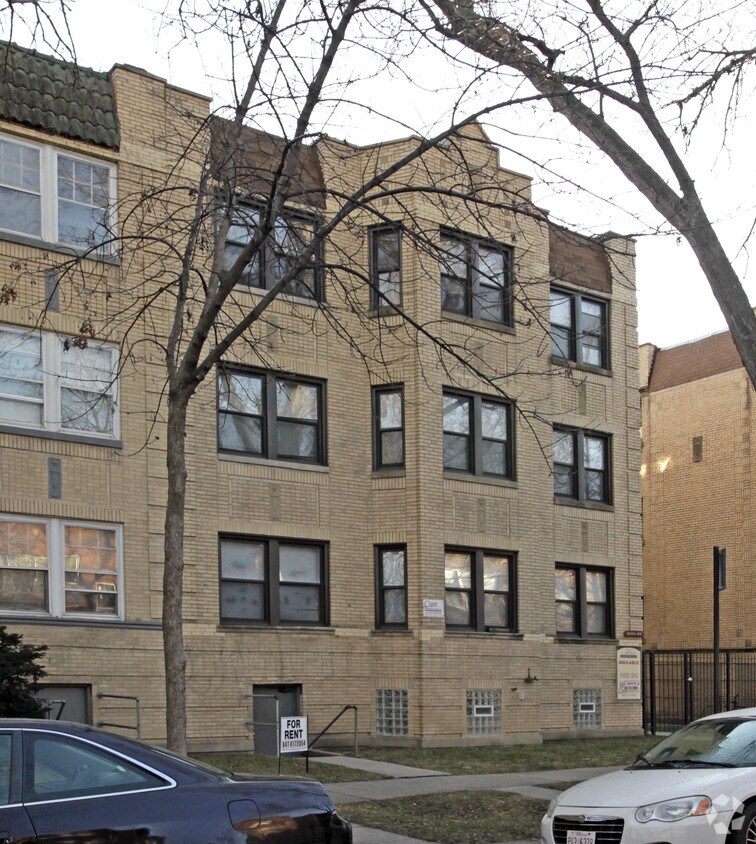Building Photo - 6221-6223 N Artesian Ave
