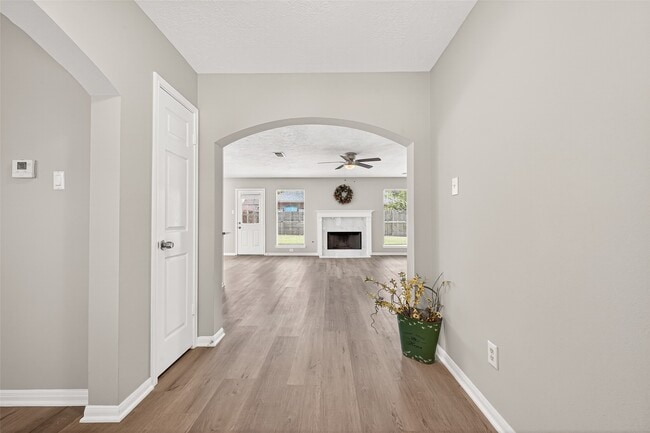 Foto del edificio - 17819 Inland Oaks Dr