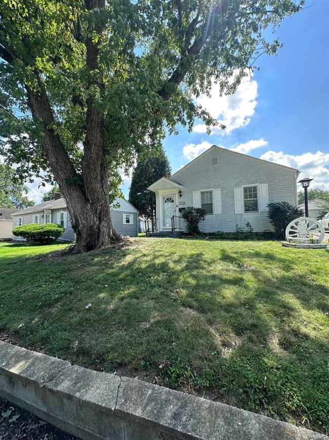 Building Photo - 3208 Wedeking Ave