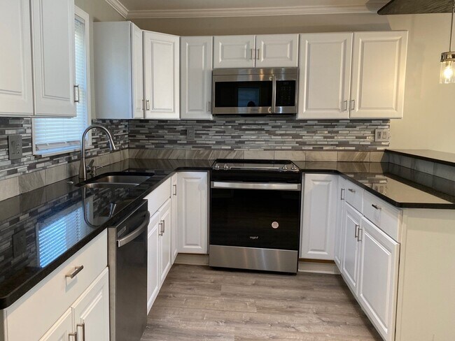 Foto del edificio - 102 Sanders Store Rd