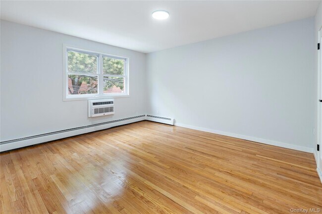 Foto del edificio - 3524 Cambridge Ave