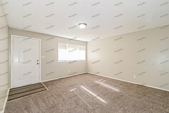 Foto del edificio - 8506 Crystal Ave