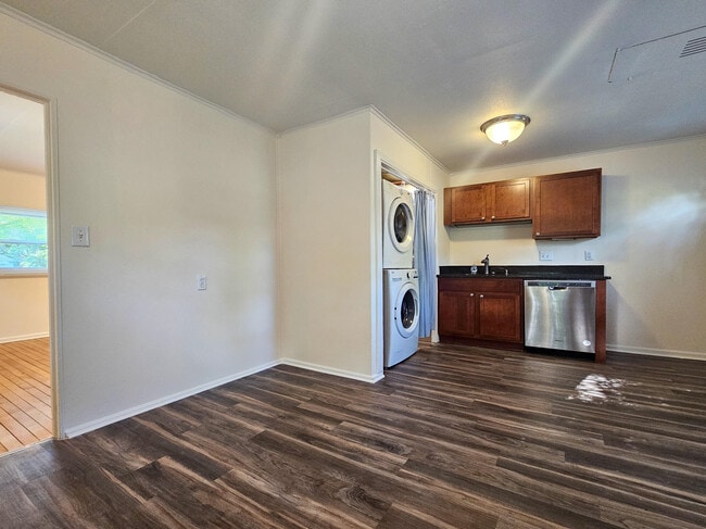 Building Photo - 1408 Harpst St