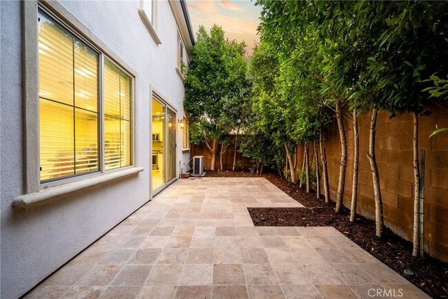 Building Photo - 210 Desert Bloom