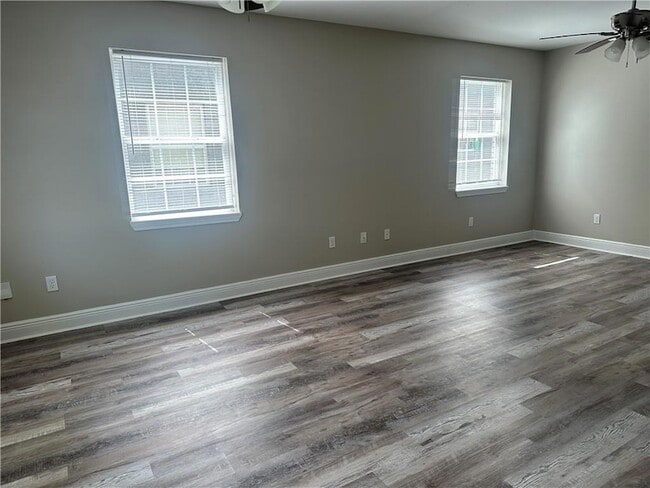 Building Photo - 207 W Kenilworth St