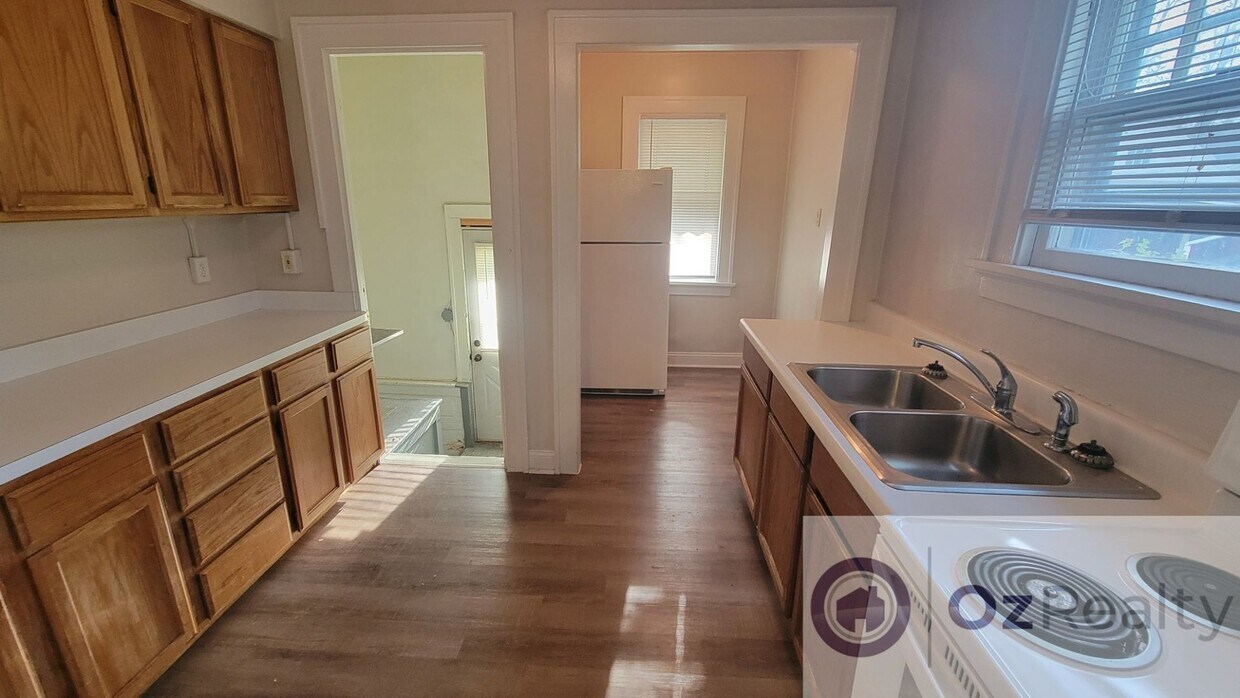 Primary Photo - Welcome to Your Dream Bungalow in DeVeaux!