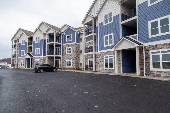 Pisos Middletown - Exterior - NUEVA CONSTRUCCIÓN - Middletown Flats