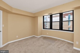 Building Photo - 1200 Braddock Pl